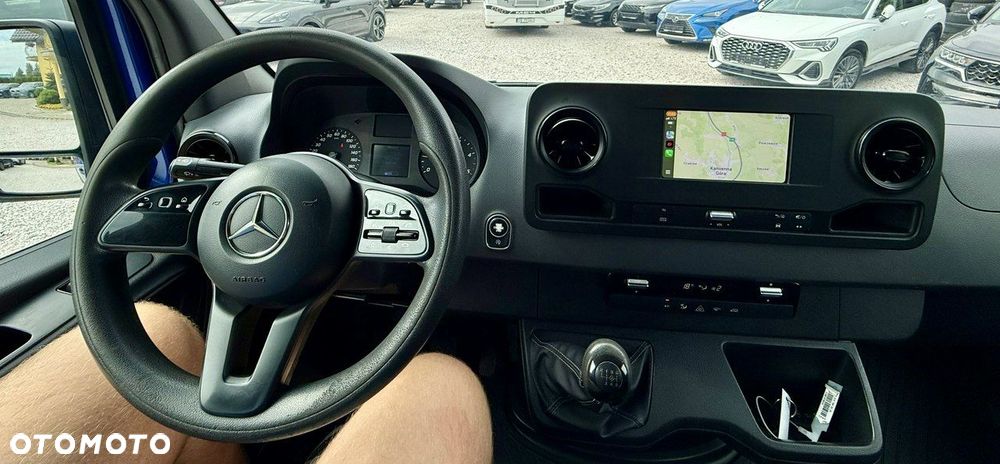 Mercedes-Benz Sprinter - 10