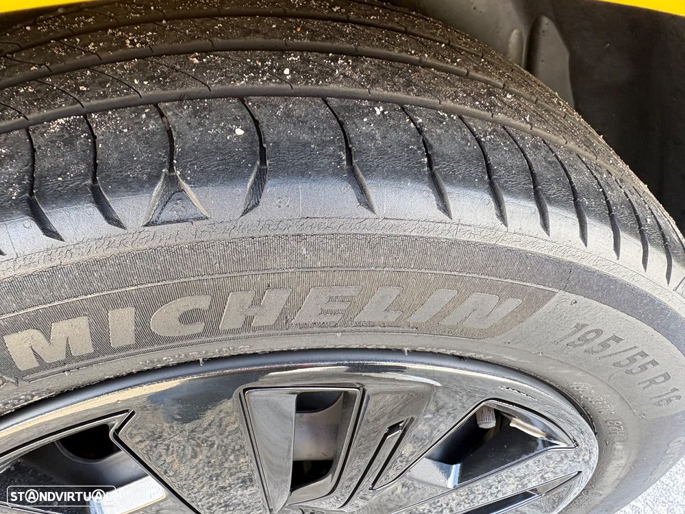 Peugeot 208 1.2 PureTech Active Pack - 26