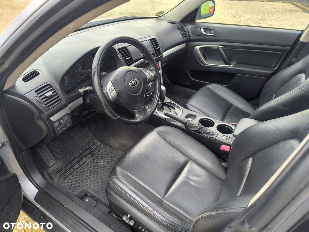 Subaru Legacy - 9