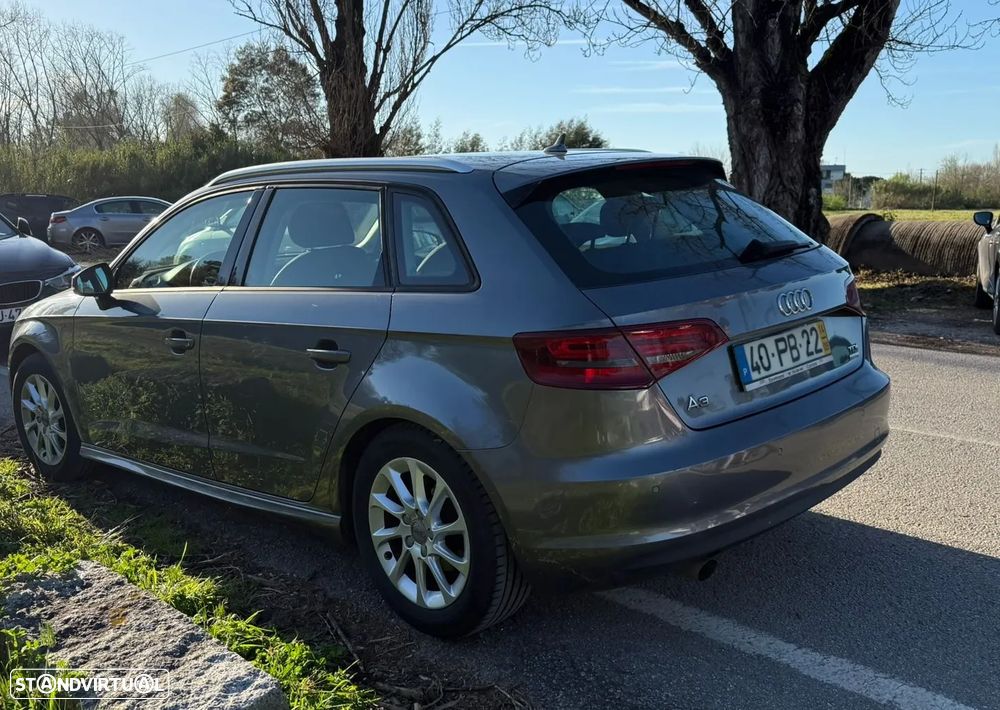 Audi A3 Sportback 1.6 TDI B.Line Attraction - 2