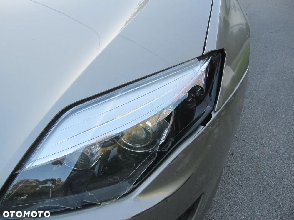 Renault Laguna dCi 110 FAP Bose Edition - 9