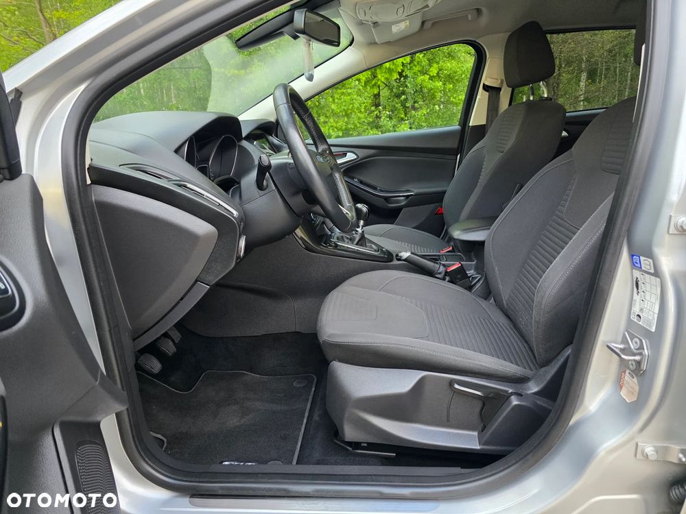Ford Focus 2.0 TDCi Titanium ASS - 8