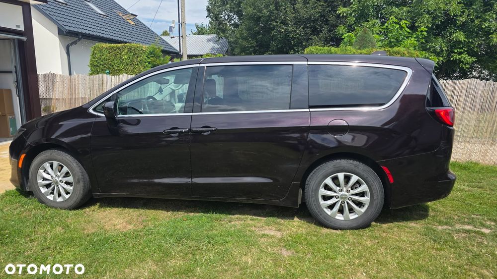 Chrysler Pacifica - 2