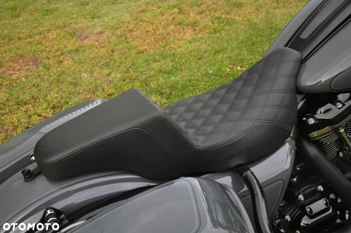 Harley-Davidson Touring Road Glide - 9