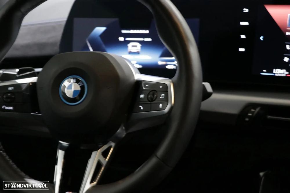 BMW iX2 eDrive20 Pack Desportivo M Pro - 12