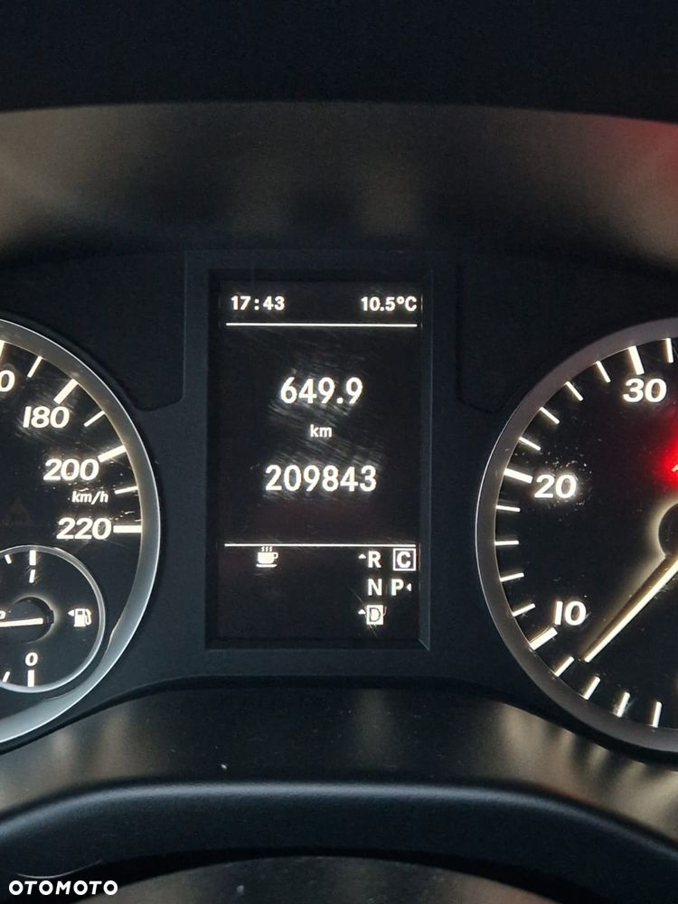 Mercedes-Benz Vito - 15