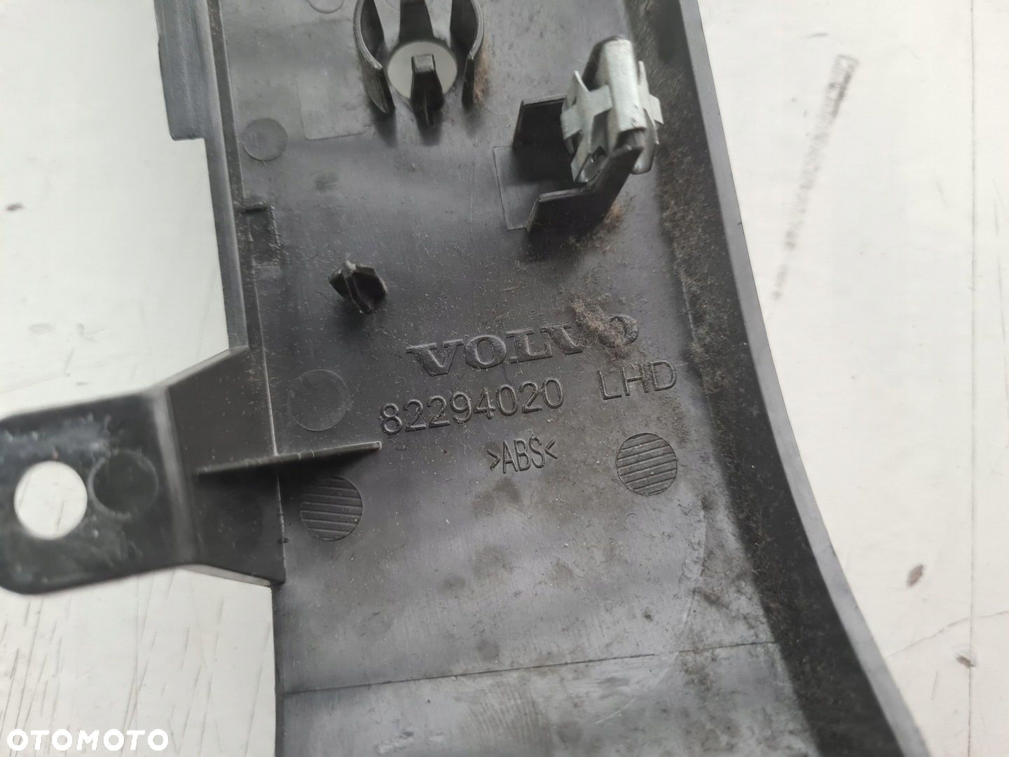 PANEL ZAPALNICZEK GNIAZDA ELEKTRYCZNE ELEMENT KONSOLI VOLVO FH 4 EURO 6 - 3