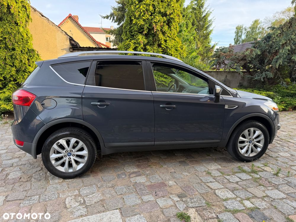 Ford Kuga 2.0 TDCi 2x4 Titanium - 9