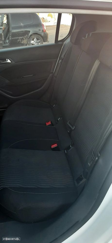 Peugeot 308 1.6 e-HDi Active - 8
