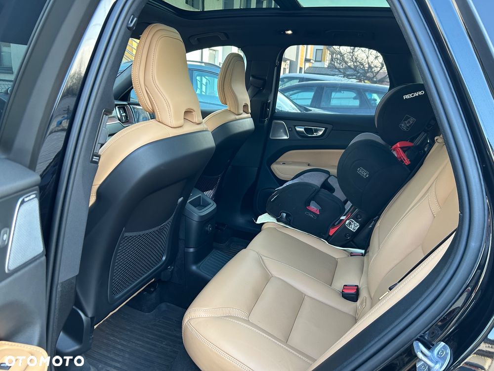 Volvo XC 60 T8 Plug-In Hybrid AWD R-Design - 9