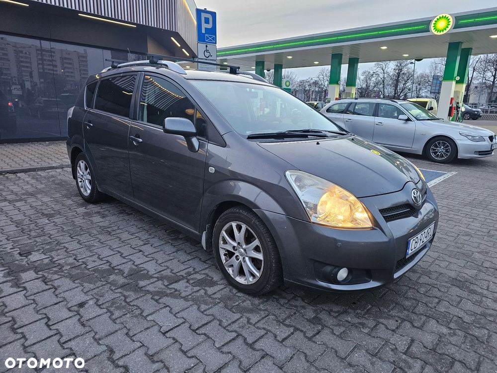 Toyota Corolla Verso 2.2 D-4D Premium - 1