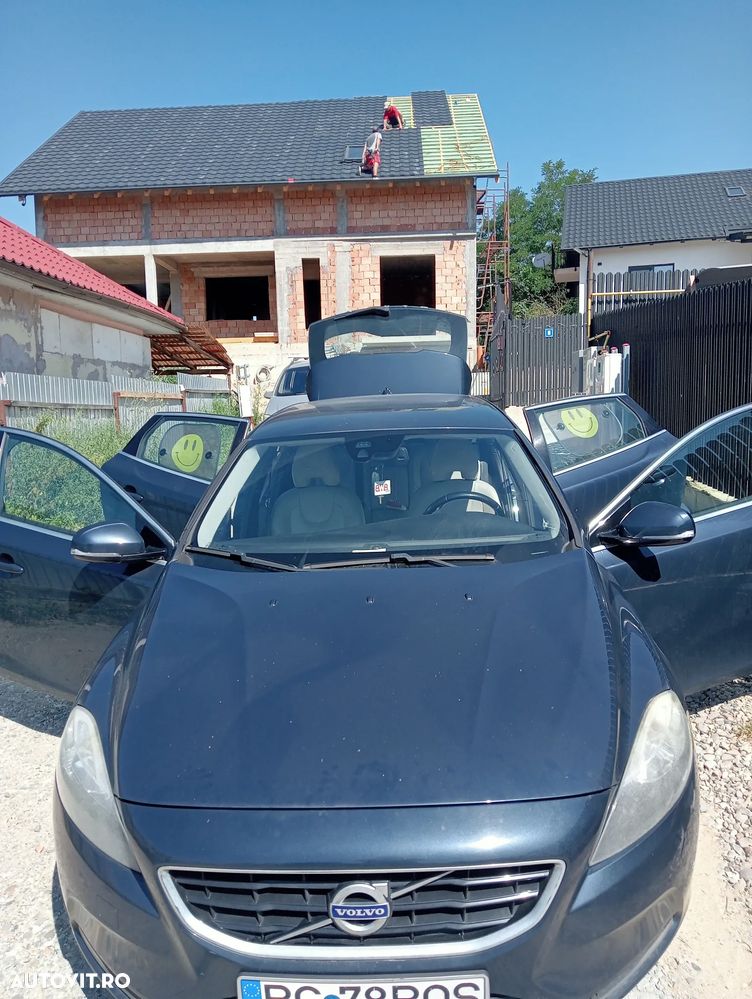 Volvo V40 D2 Momentum - 1