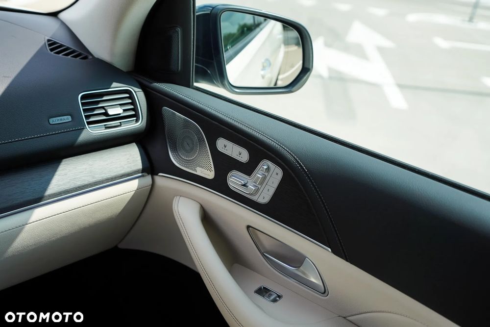 Mercedes-Benz GLS - 25