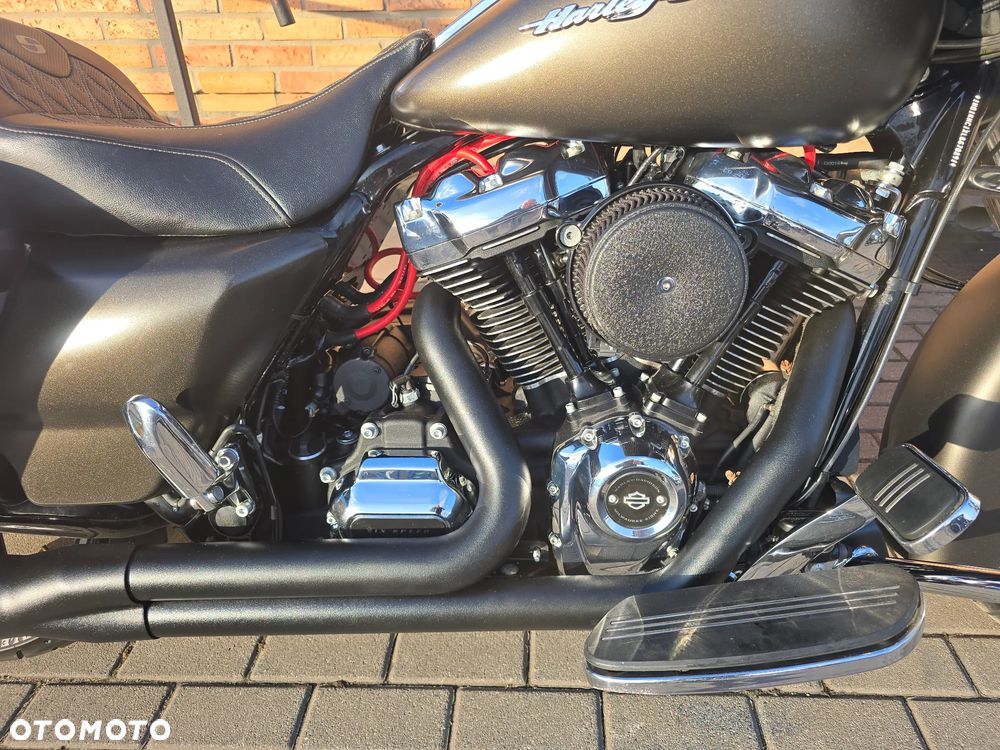 Harley-Davidson Touring Road Glide - 16