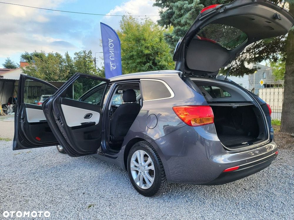 Kia Ceed - 10