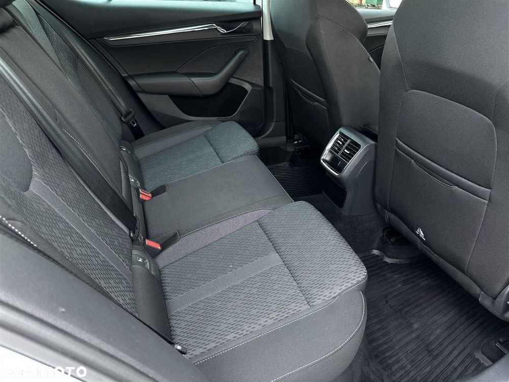 Skoda Octavia 2.0 TDI 4x4 Style DSG - 10