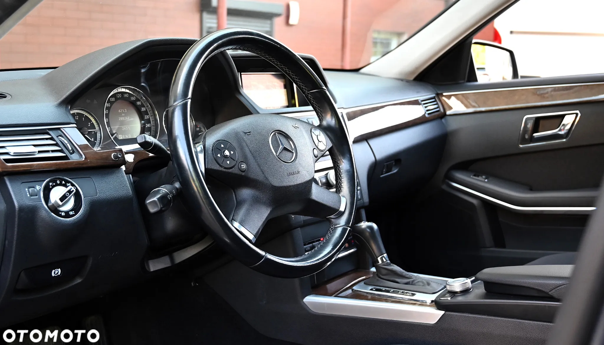 Mercedes-Benz Klasa E - 23