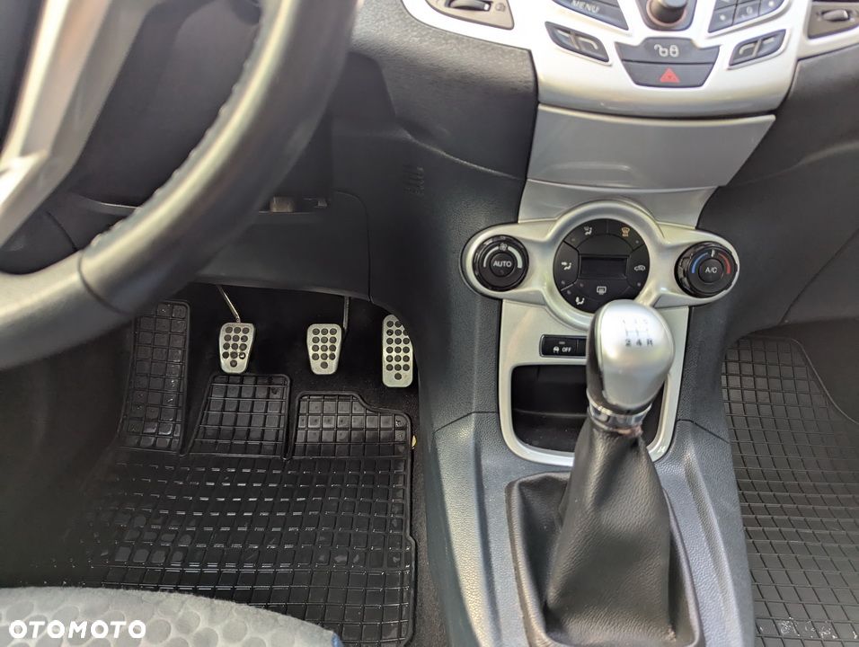 Ford Fiesta 1.6 Ti-VCT Sport - 13