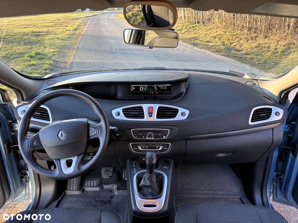 Renault Scenic 2.0 dCi Privilege - 13