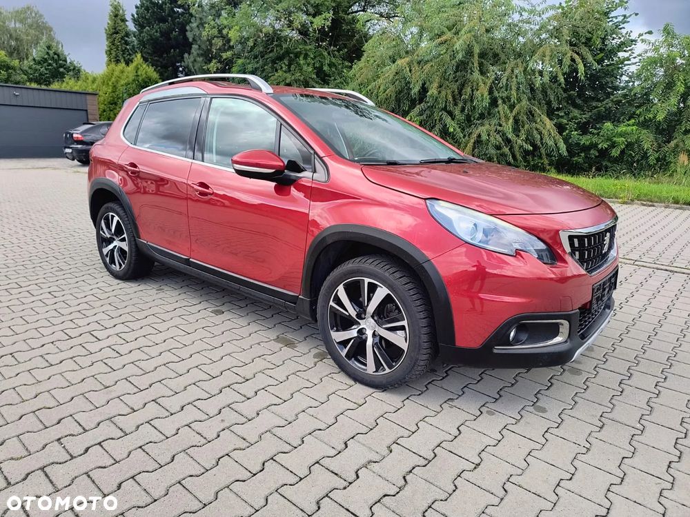 Peugeot 2008 1.2 Pure Tech Allure S&S - 9