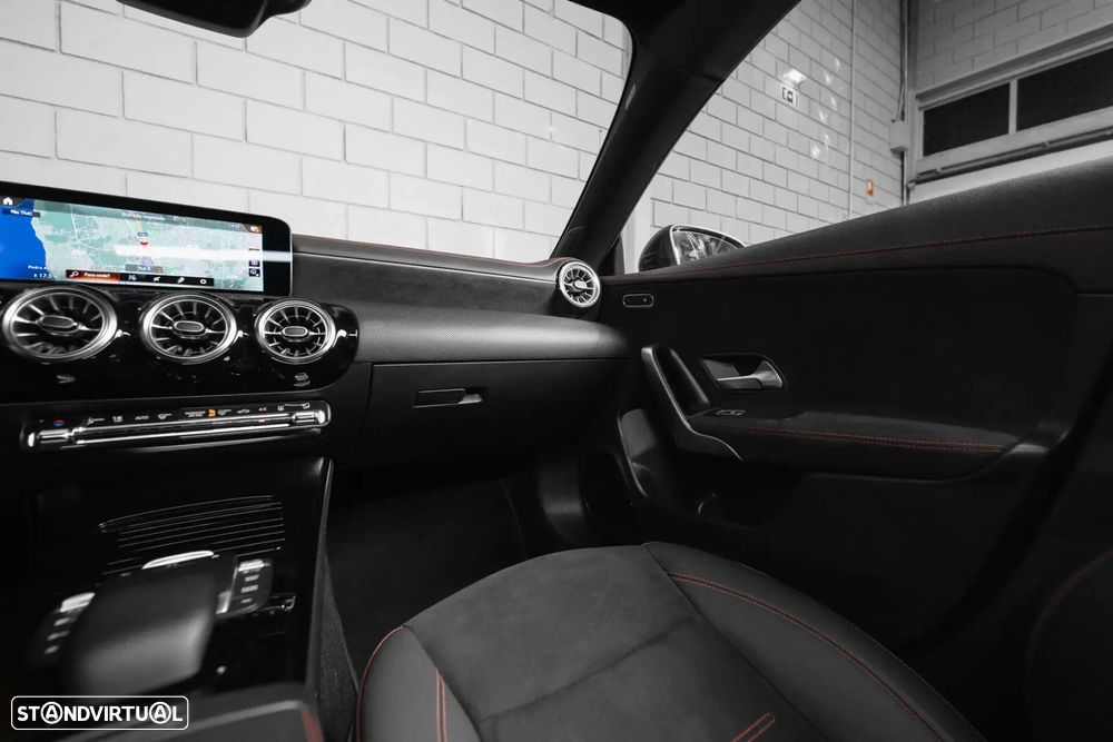 Mercedes-Benz CLA 250 - 35