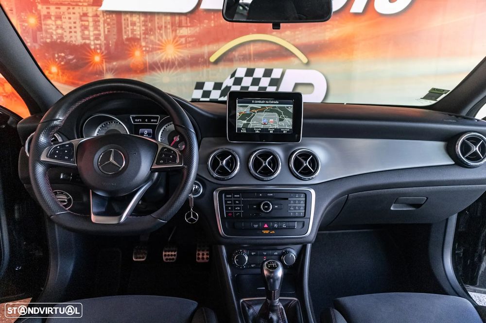 Mercedes-Benz GLA 180 d AMG Line - 10