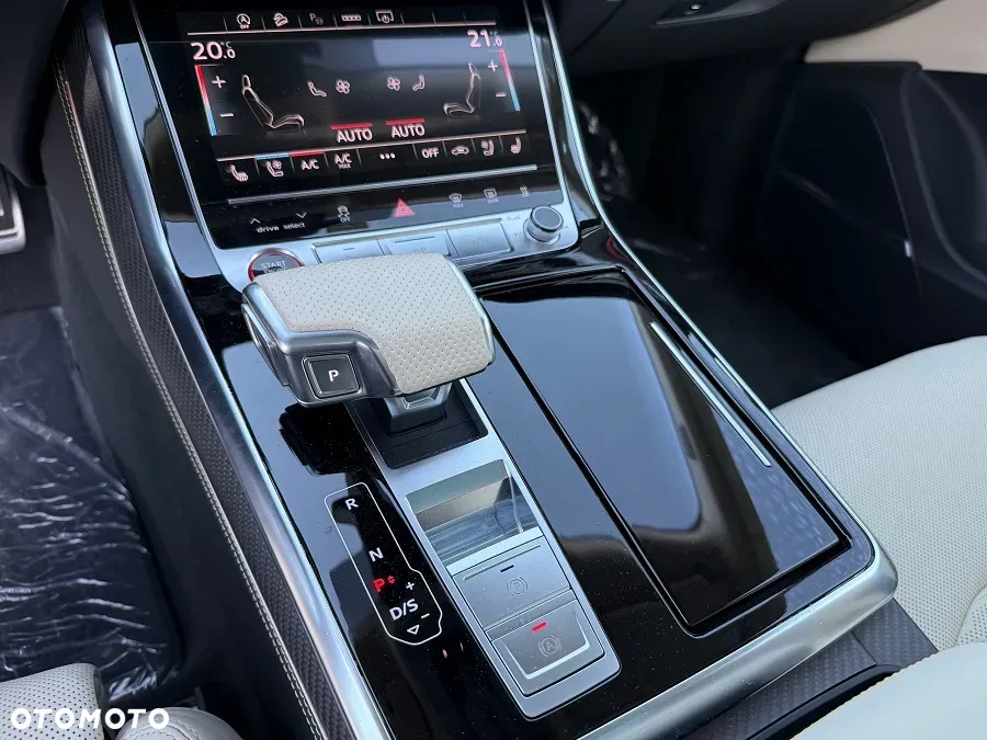Audi RS Q8 TFSI quattro tiptronic - 24