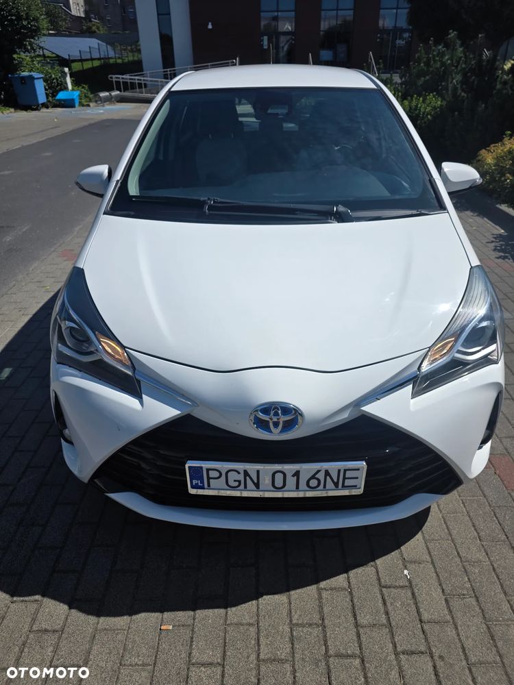 Toyota Yaris Hybrid 100 Selection Platinum - 1