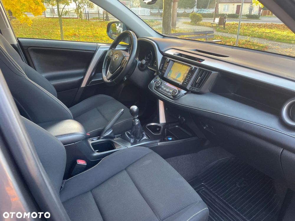 Toyota RAV4 2.0 D-4D Active 4x2 - 12
