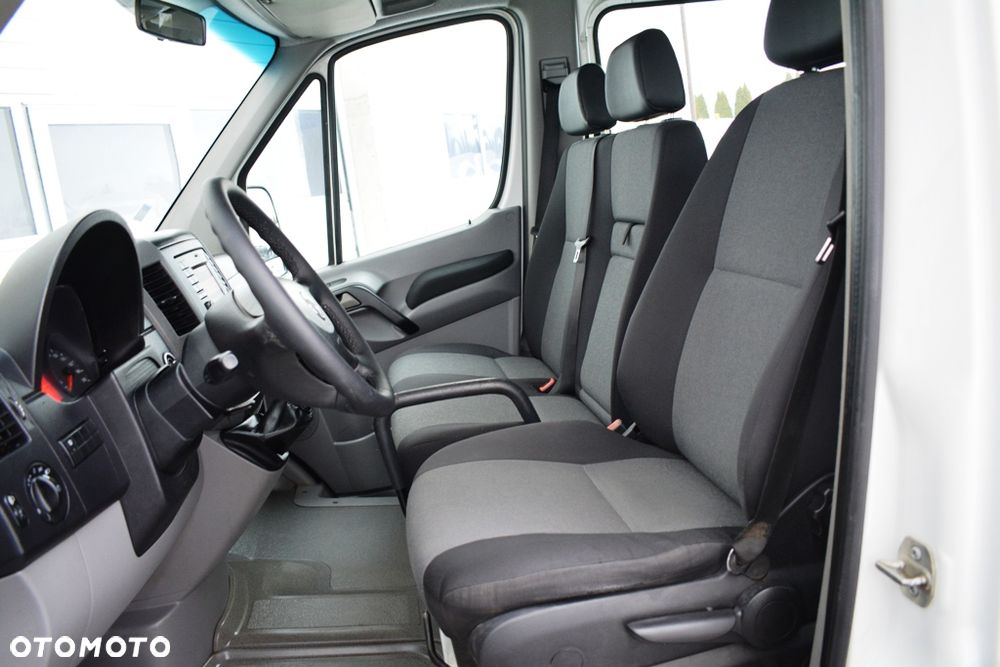 Volkswagen CRAFTER 35 2.0 TDI - 23