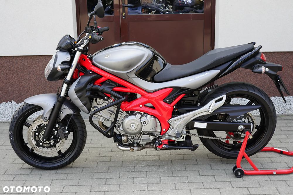 Suzuki Gladius - 21