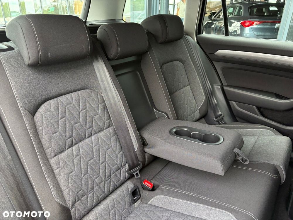 Volkswagen Passat - 16