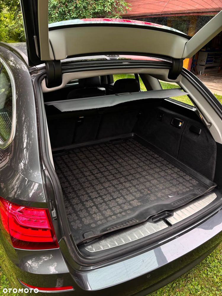 BMW Seria 5 520d Luxury Line - 23