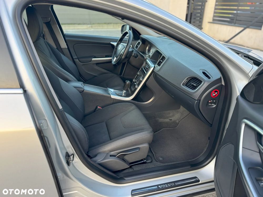 Volvo S60 D3 Geartronic Summum - 22