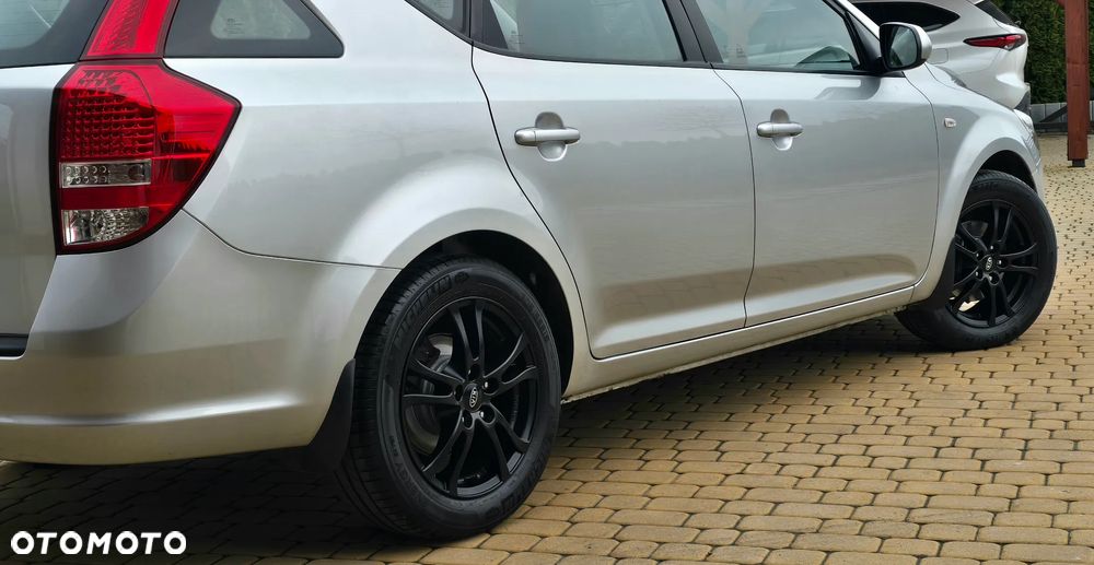 Kia Ceed - 4