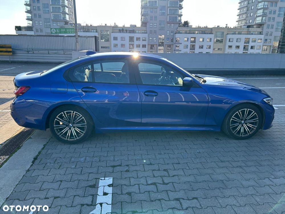 BMW Seria 3 320d M Sport - 4