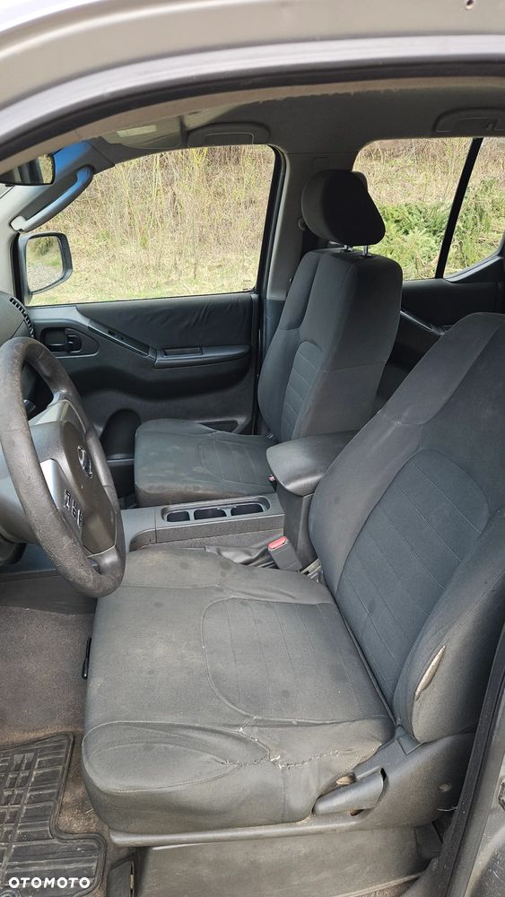 Nissan Navara 2.5 D EVO - 11