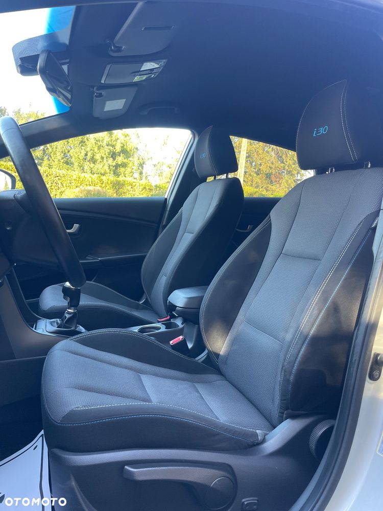 Hyundai i30 1.4 Passion - 33