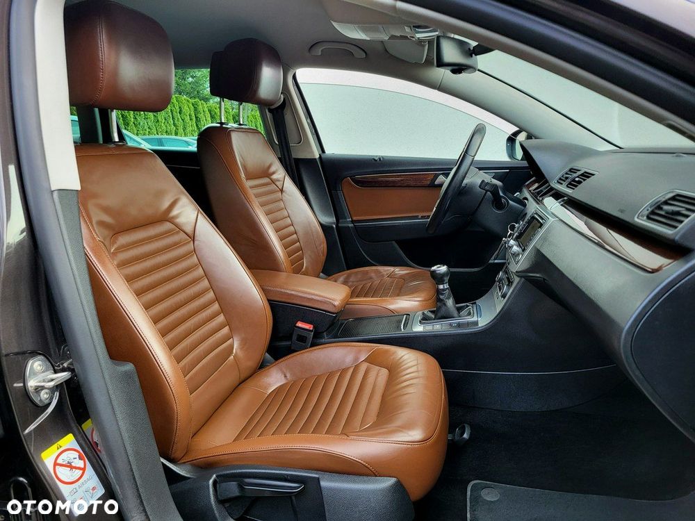 Volkswagen Passat - 2