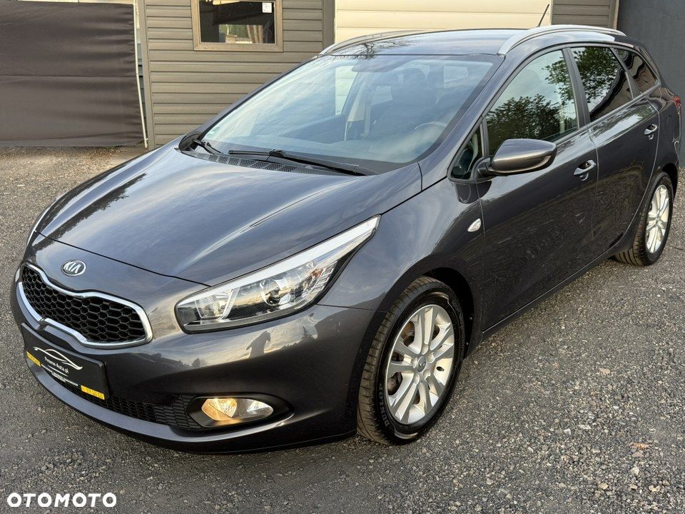 Kia Ceed 1.6 GDI Dream Team Edition - 3