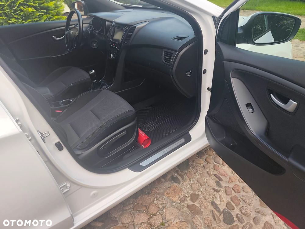 Hyundai i30 1.6 CRDi BlueDrive Go - 17