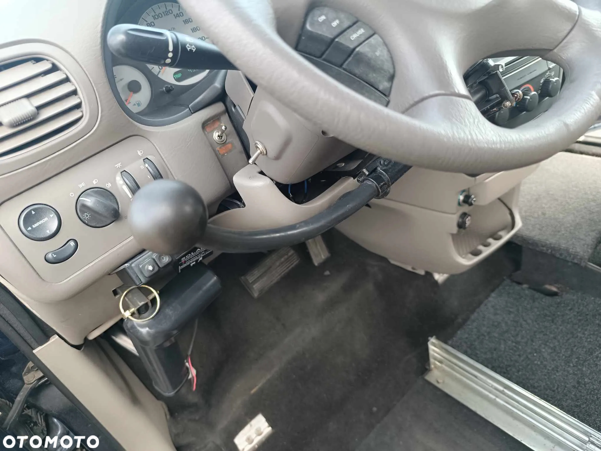 Chrysler Grand Voyager - 23