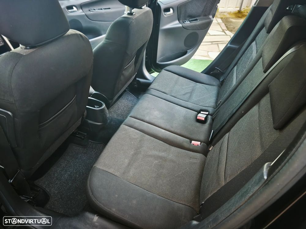 Peugeot 207 SW 1.4 Premium - 21