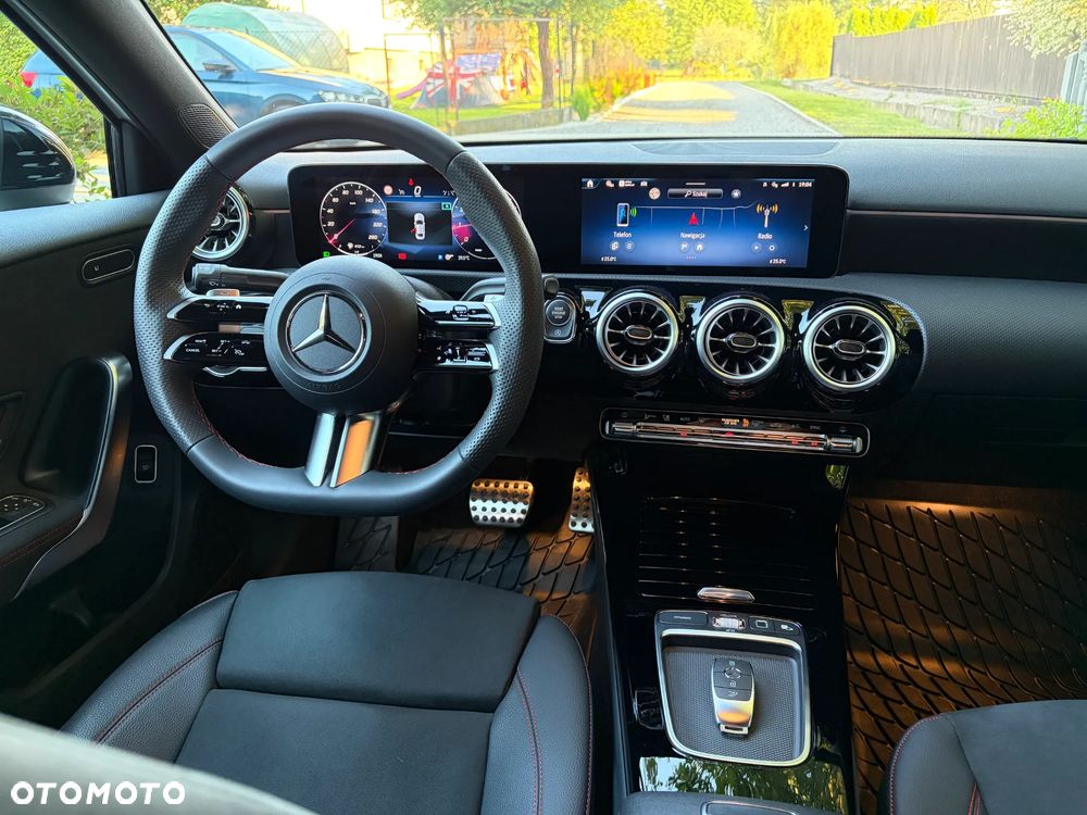 Mercedes-Benz Klasa A 220 4-Matic AMG Line 8G-DCT - 8