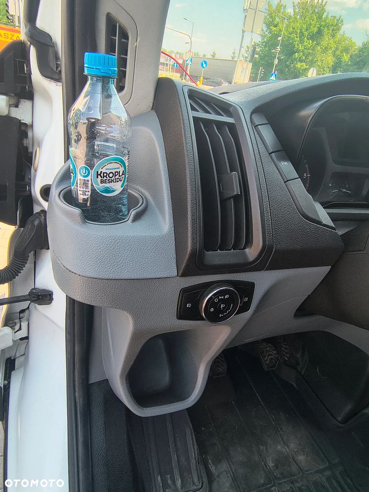 Ford Transit - 12