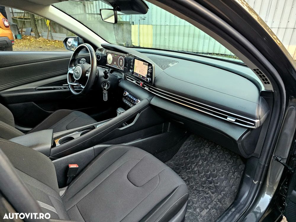 Hyundai Elantra 1.6 l 123 CP CVT Exclusive - 17
