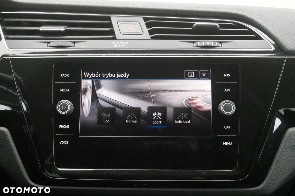 Volkswagen Touran - 20