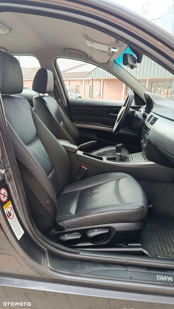BMW Seria 3 318i - 13