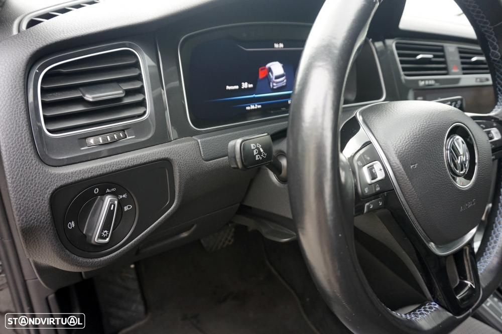 VW e-Golf AC/DC - 11