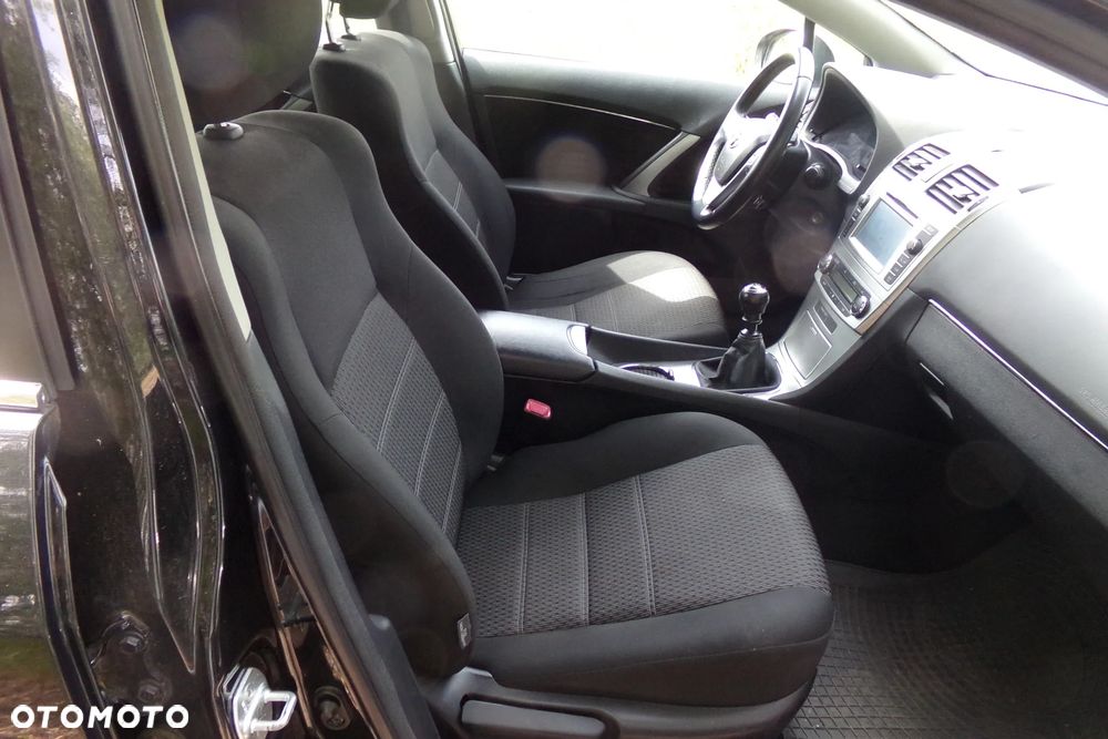 Toyota Avensis 2.0 D-4D Premium - 15